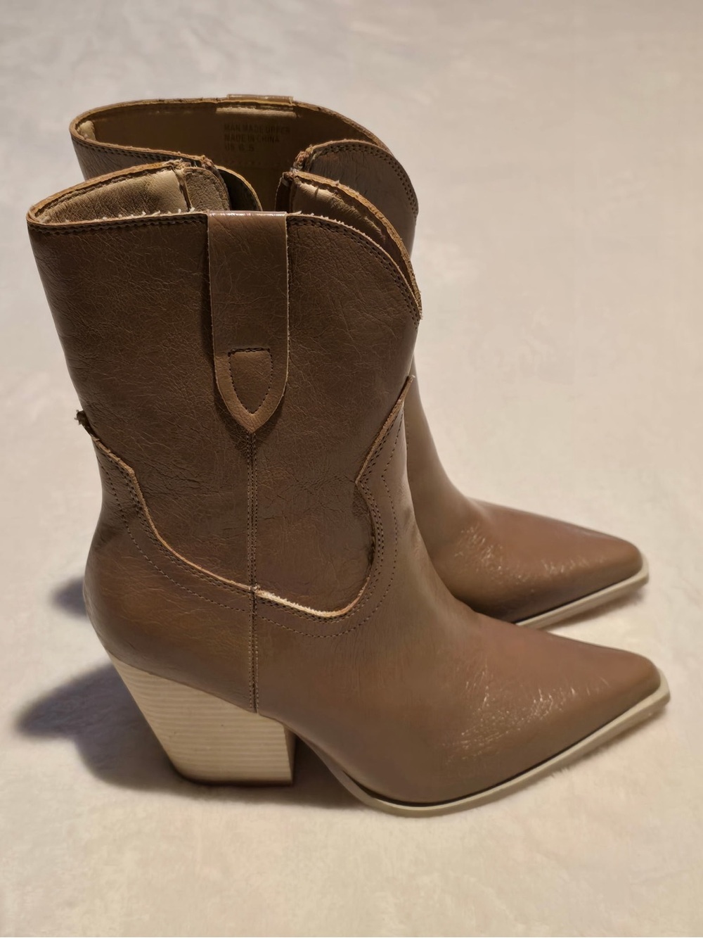 Women's Taupe Pointed-Toe Western Ankle Boots 6.5 Women’s NWOB - Picture 4 of 7